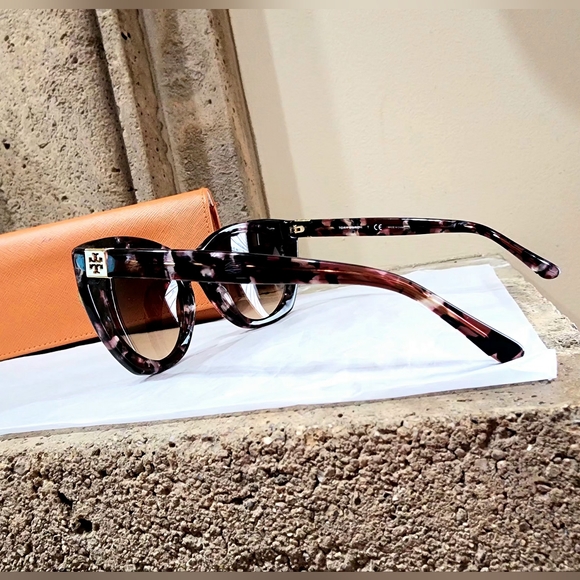 Tory Burch Pearl Port/Tortoiseshell Cat Eye Sunglasses(TY7097) With Case - Picture 7 of 13